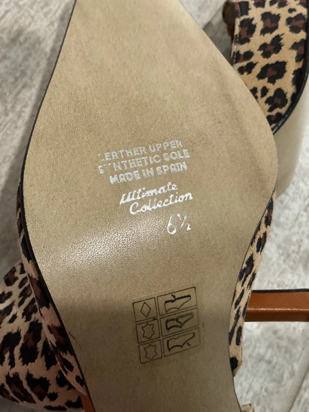 Women’s leather animal print shoes size US 8.5
